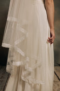 Load image into Gallery viewer, two tier veil