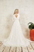Load image into Gallery viewer, bohemian lace wedding dress with detachable sleeves