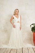 Load image into Gallery viewer, bohemian lace wedding dress with detachable sleeves