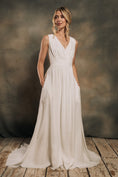 Load image into Gallery viewer, modern bohemian wedding dress with detachable sleeves