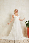 Load image into Gallery viewer, romantic lace wedding dress