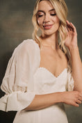 Load image into Gallery viewer, strapless wedding dress with detachable sleeves