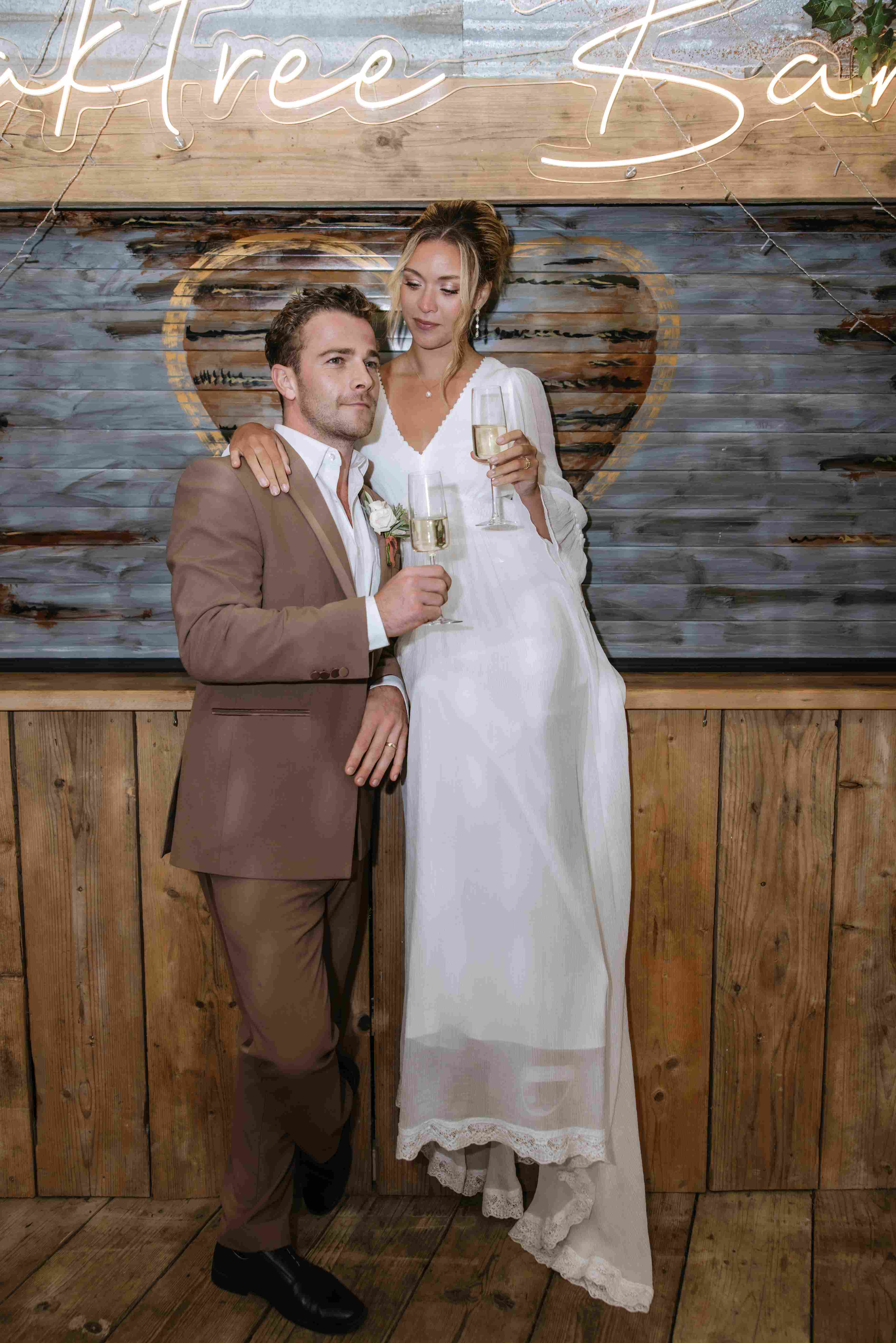 How to Style a Modern Barn Wedding: Insights from a Styled Shoot at Oak Tree Barn