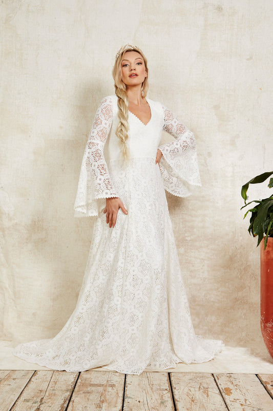 bohemian lace wedding dress