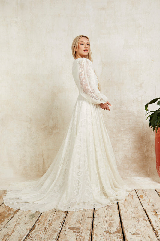 bohemian lace wedding dress with detachable sleeves