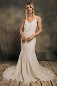 Load image into Gallery viewer, mermaid wedding dress with detachable sleeves 
