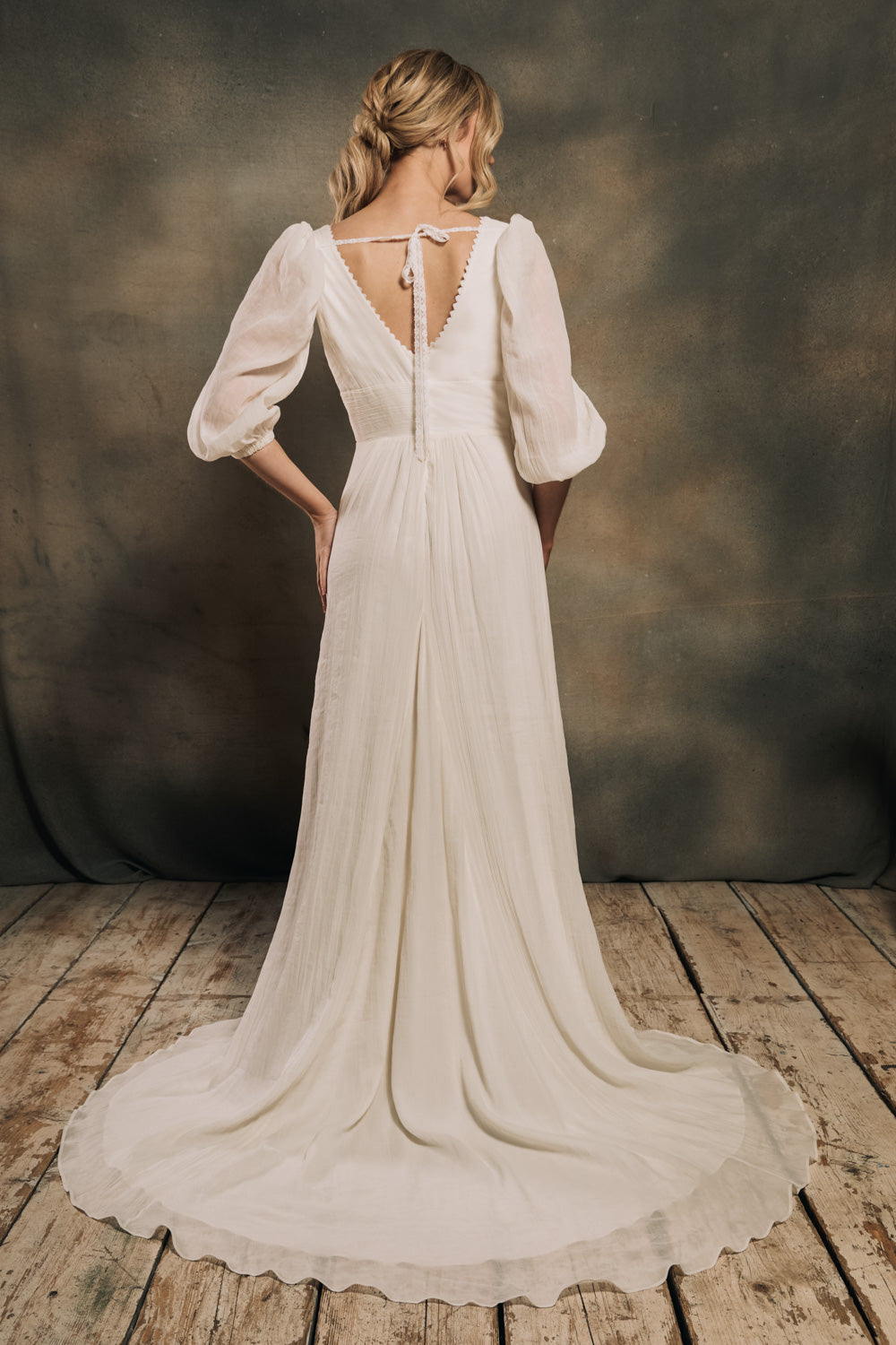 modern bohemian wedding dress with detachable billowy sleeves