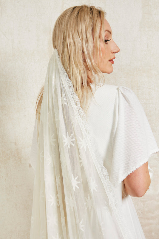 veil with stars