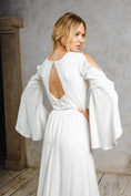 Load image into Gallery viewer, bohemian silk wedding dress with detachable sleeves
